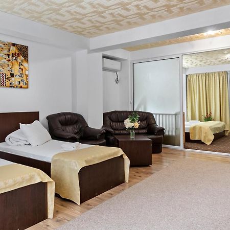 Hotel Charter Otopeni Ngoại thất bức ảnh