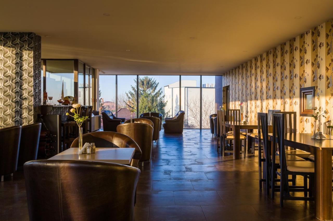 Hotel Charter Otopeni Ngoại thất bức ảnh