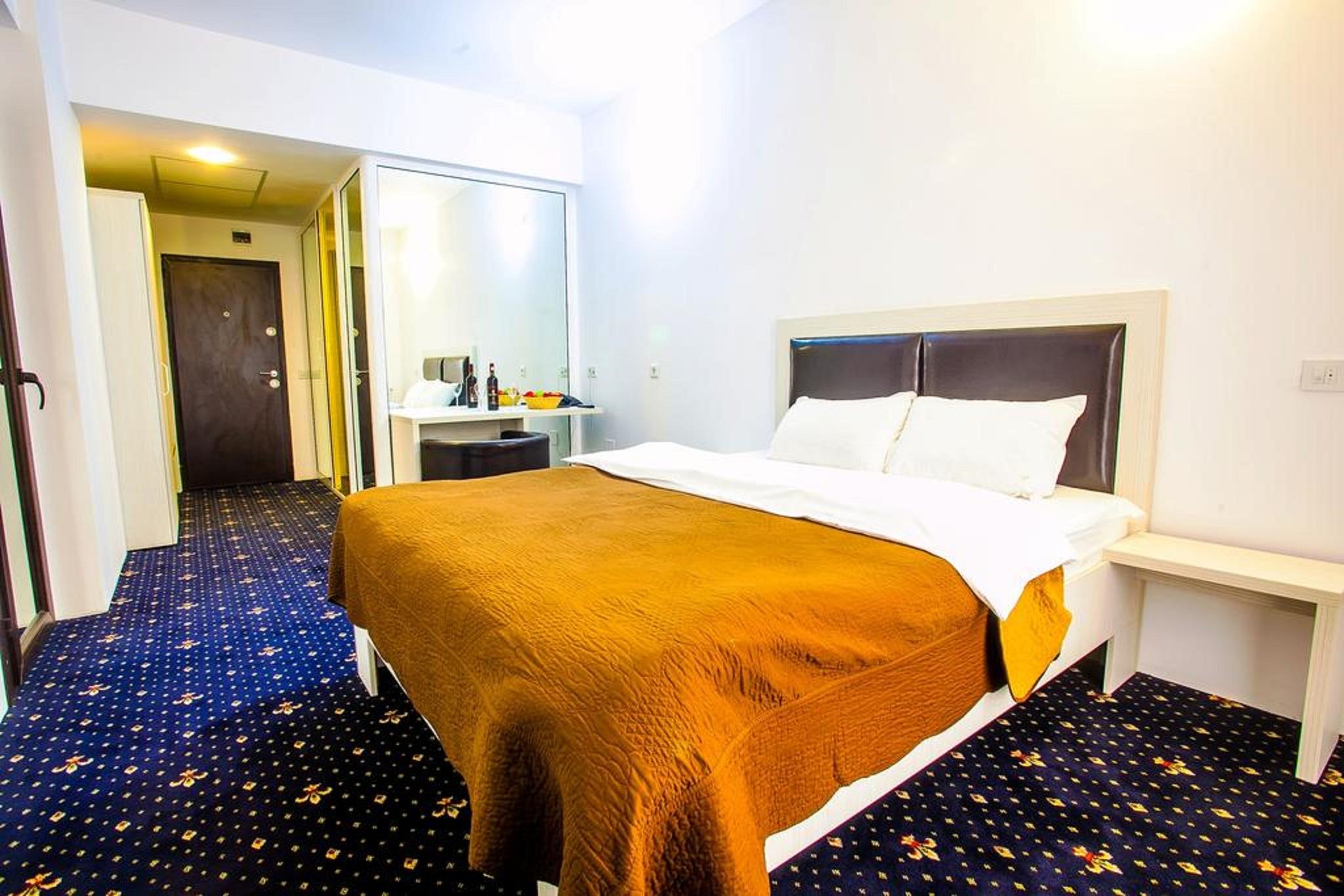 Hotel Charter Otopeni Ngoại thất bức ảnh