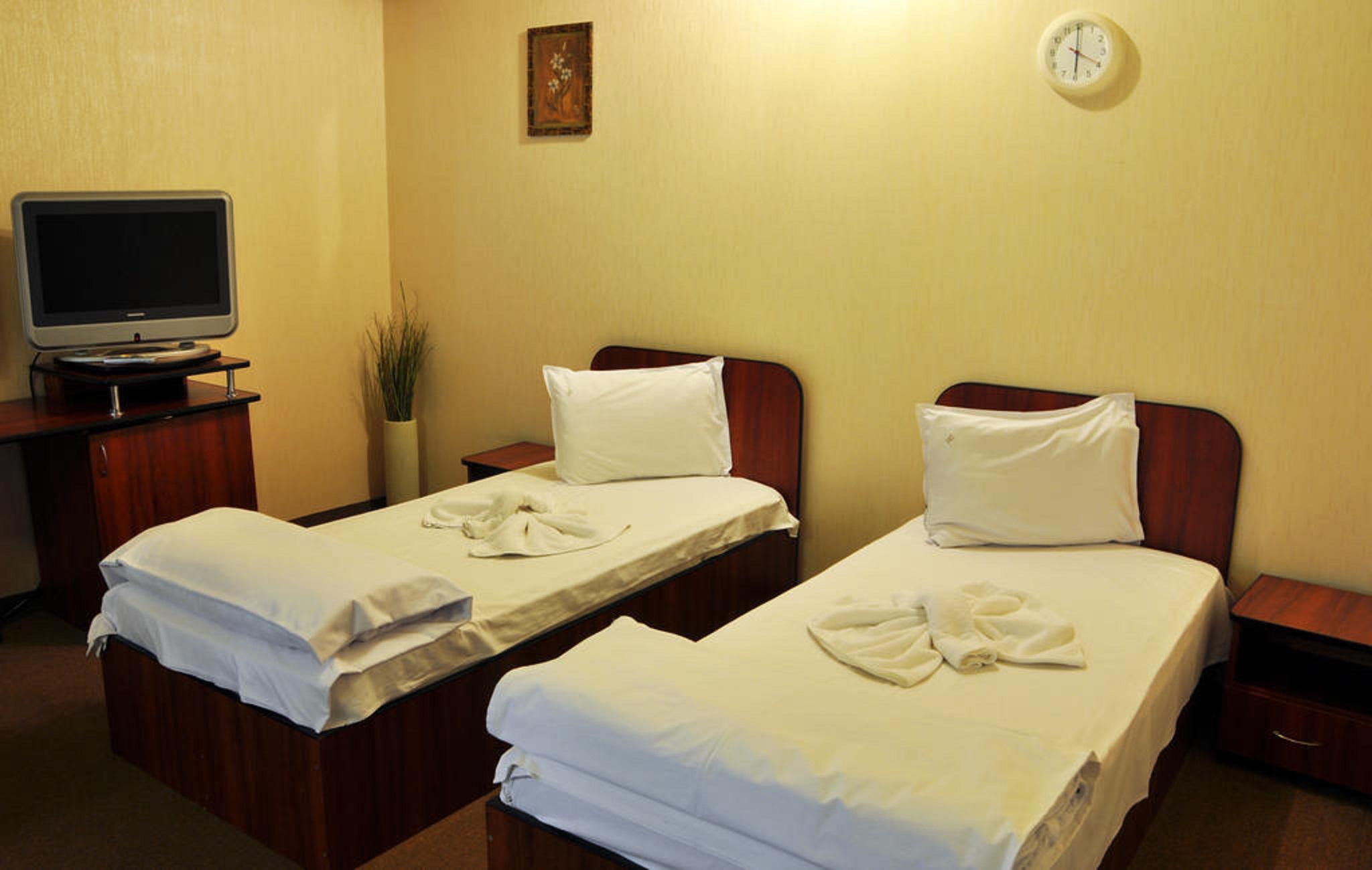 Hotel Charter Otopeni Ngoại thất bức ảnh