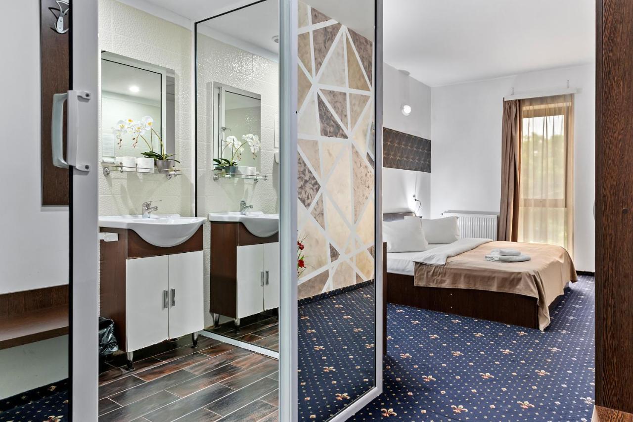 Hotel Charter Otopeni Ngoại thất bức ảnh