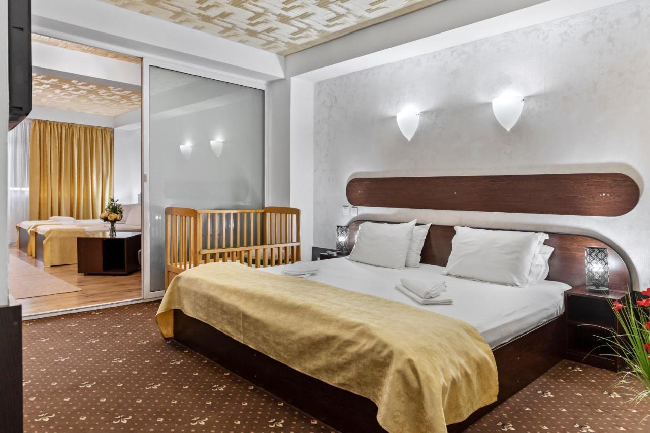Hotel Charter Otopeni Ngoại thất bức ảnh