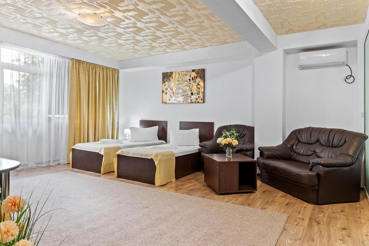 Hotel Charter Otopeni Ngoại thất bức ảnh