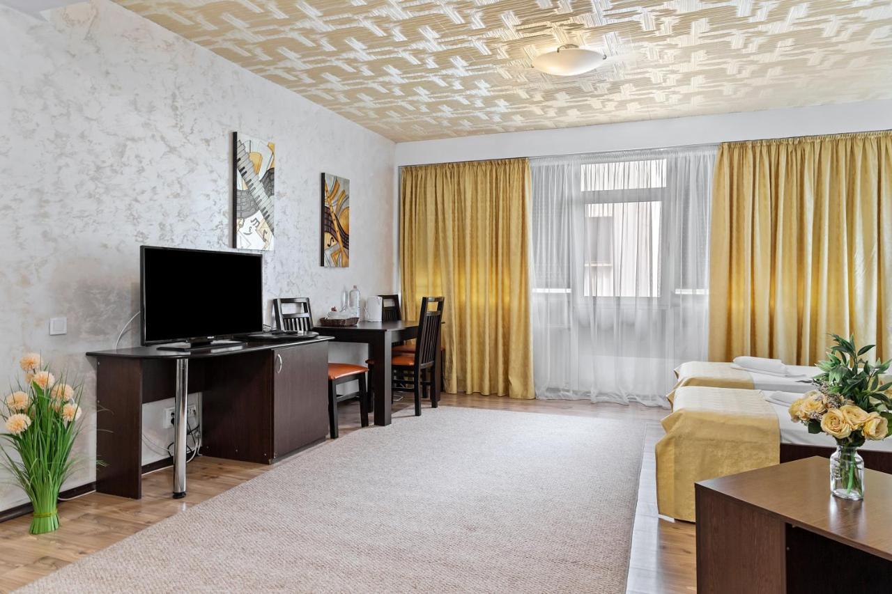 Hotel Charter Otopeni Ngoại thất bức ảnh