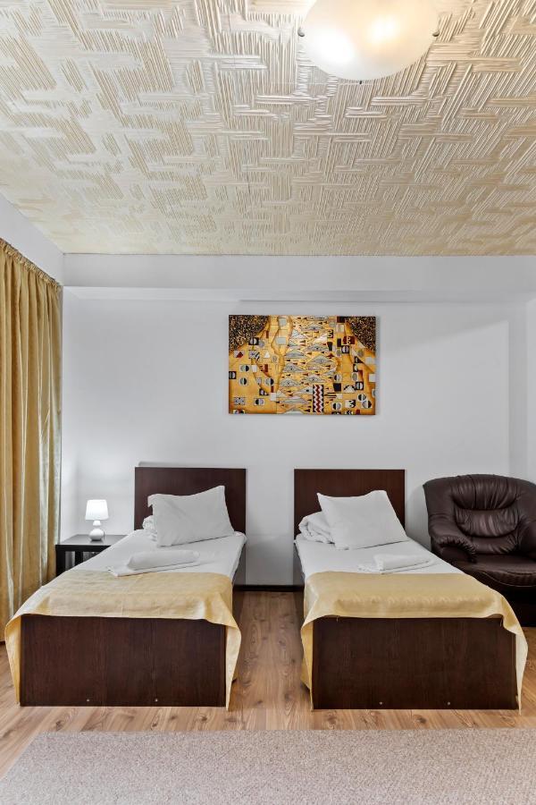Hotel Charter Otopeni Ngoại thất bức ảnh