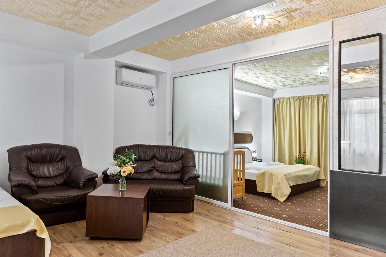 Hotel Charter Otopeni Ngoại thất bức ảnh