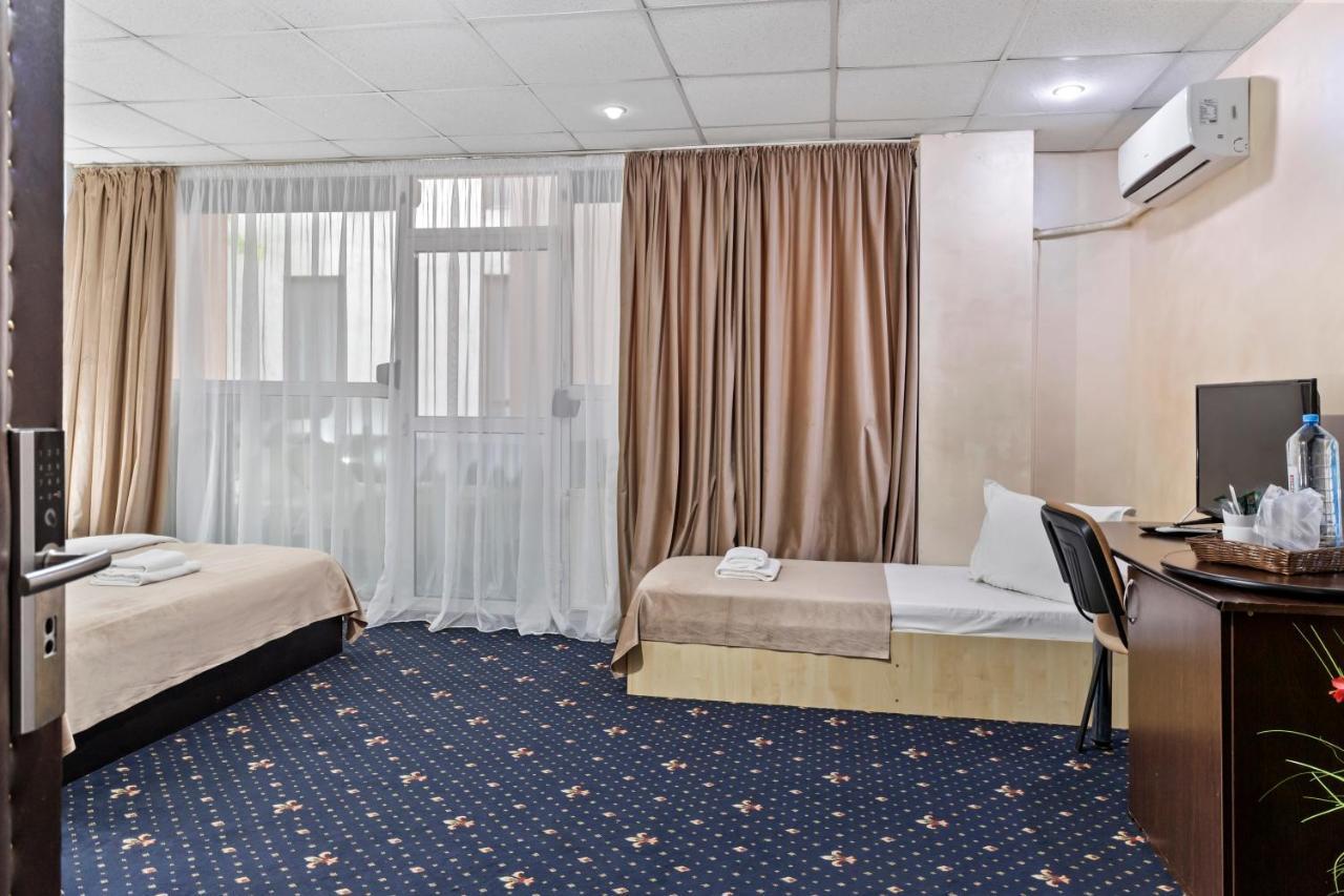 Hotel Charter Otopeni Ngoại thất bức ảnh