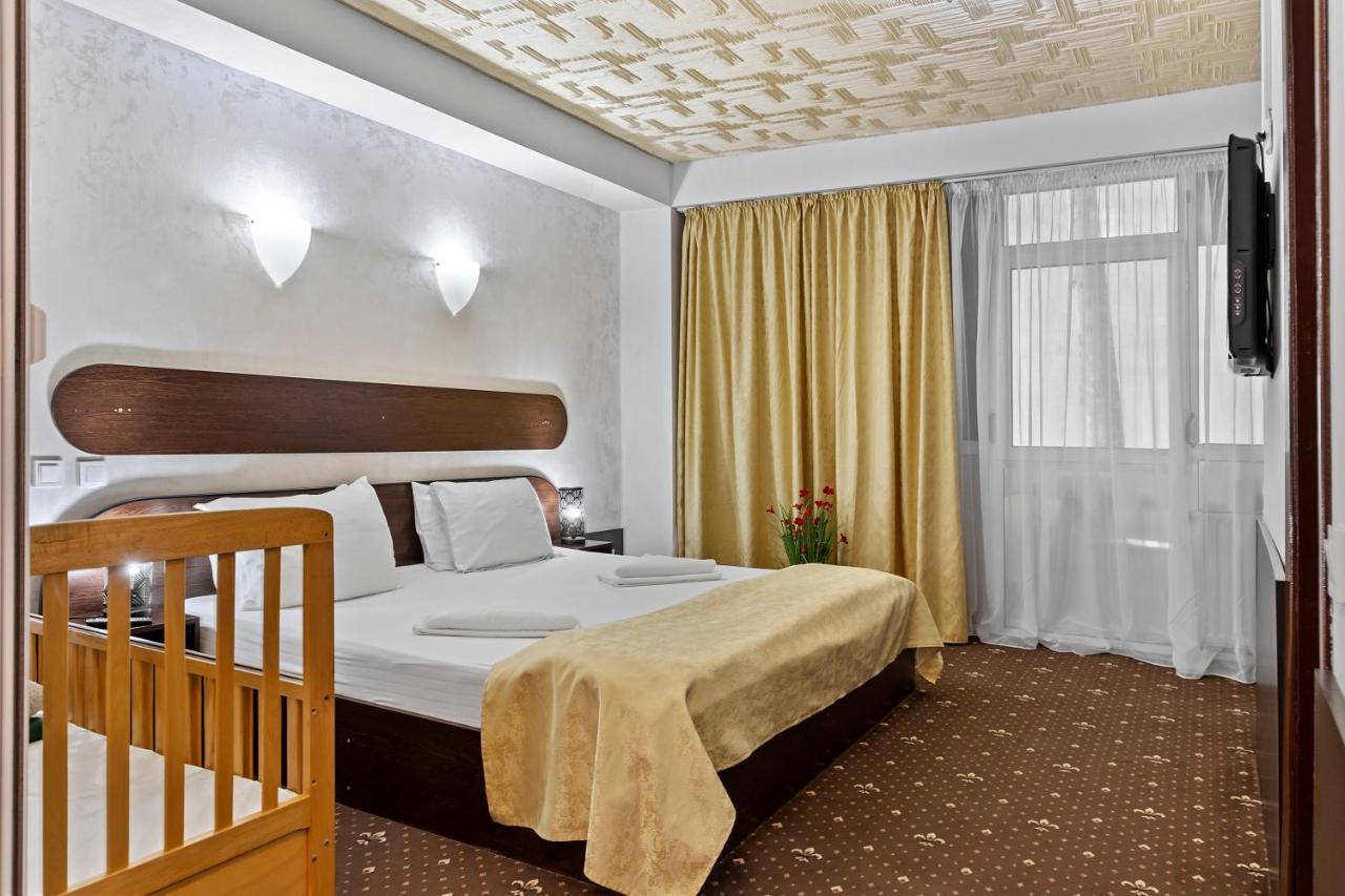 Hotel Charter Otopeni Ngoại thất bức ảnh