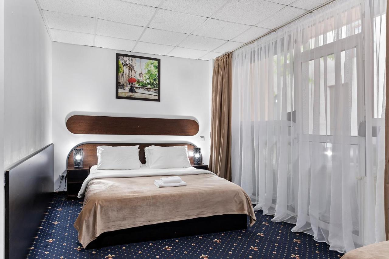 Hotel Charter Otopeni Ngoại thất bức ảnh