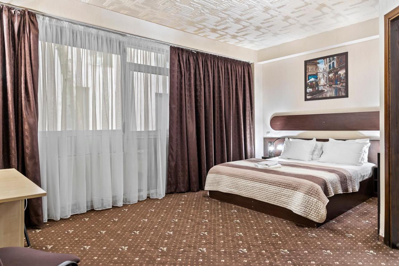 Hotel Charter Otopeni Ngoại thất bức ảnh