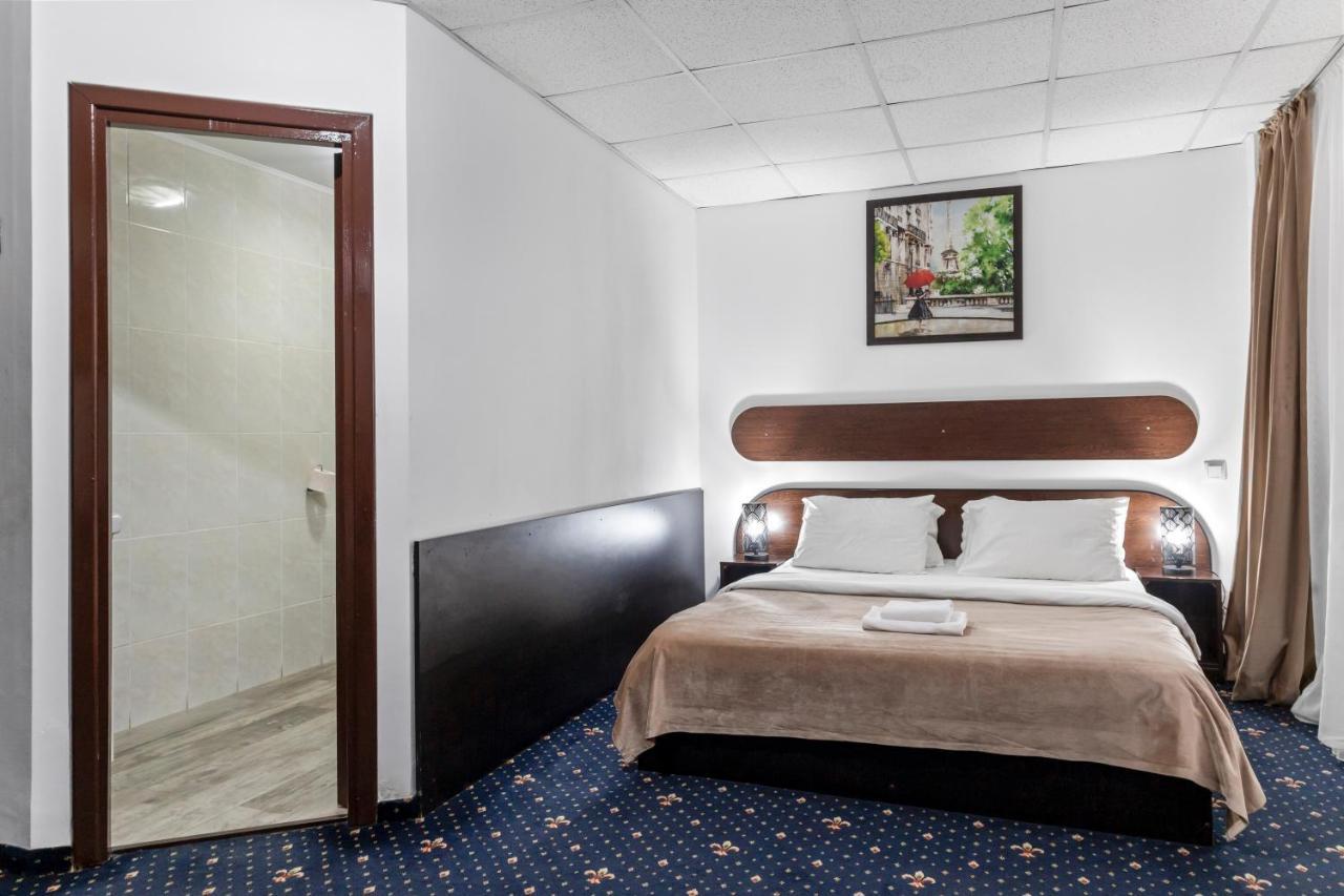 Hotel Charter Otopeni Ngoại thất bức ảnh