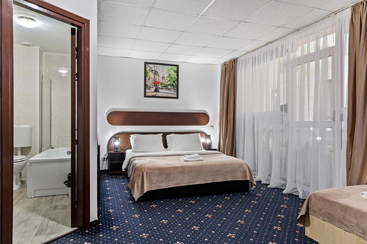 Hotel Charter Otopeni Ngoại thất bức ảnh