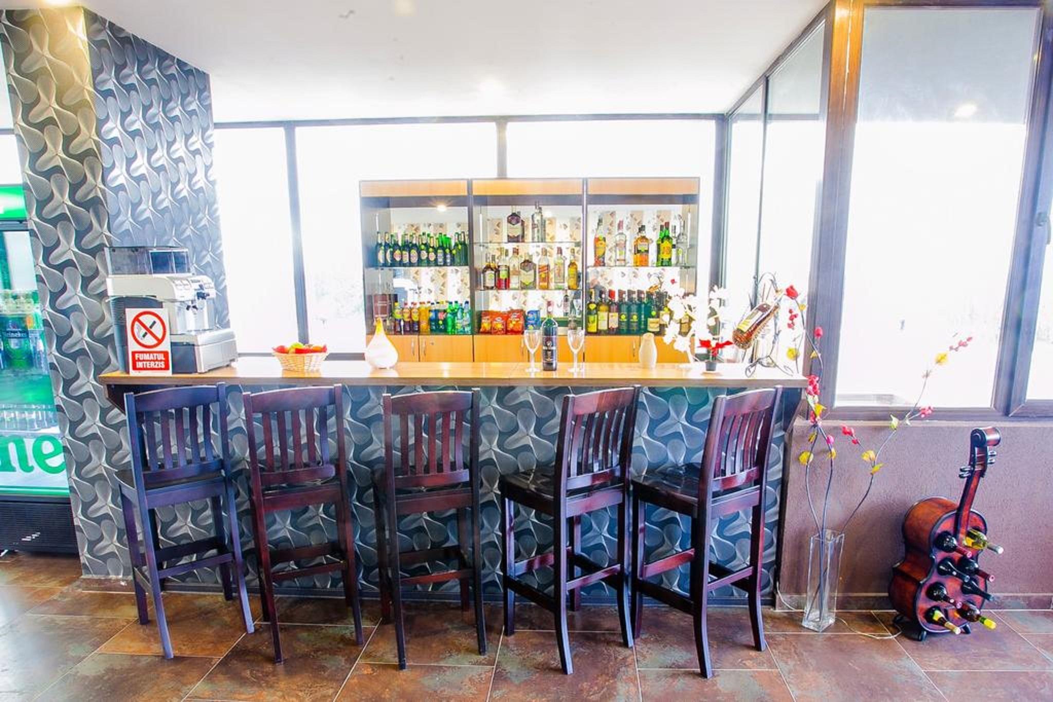 Hotel Charter Otopeni Ngoại thất bức ảnh