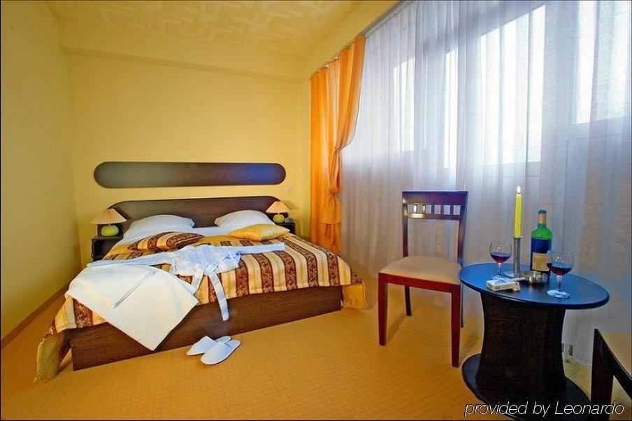 Hotel Charter Otopeni Phòng bức ảnh