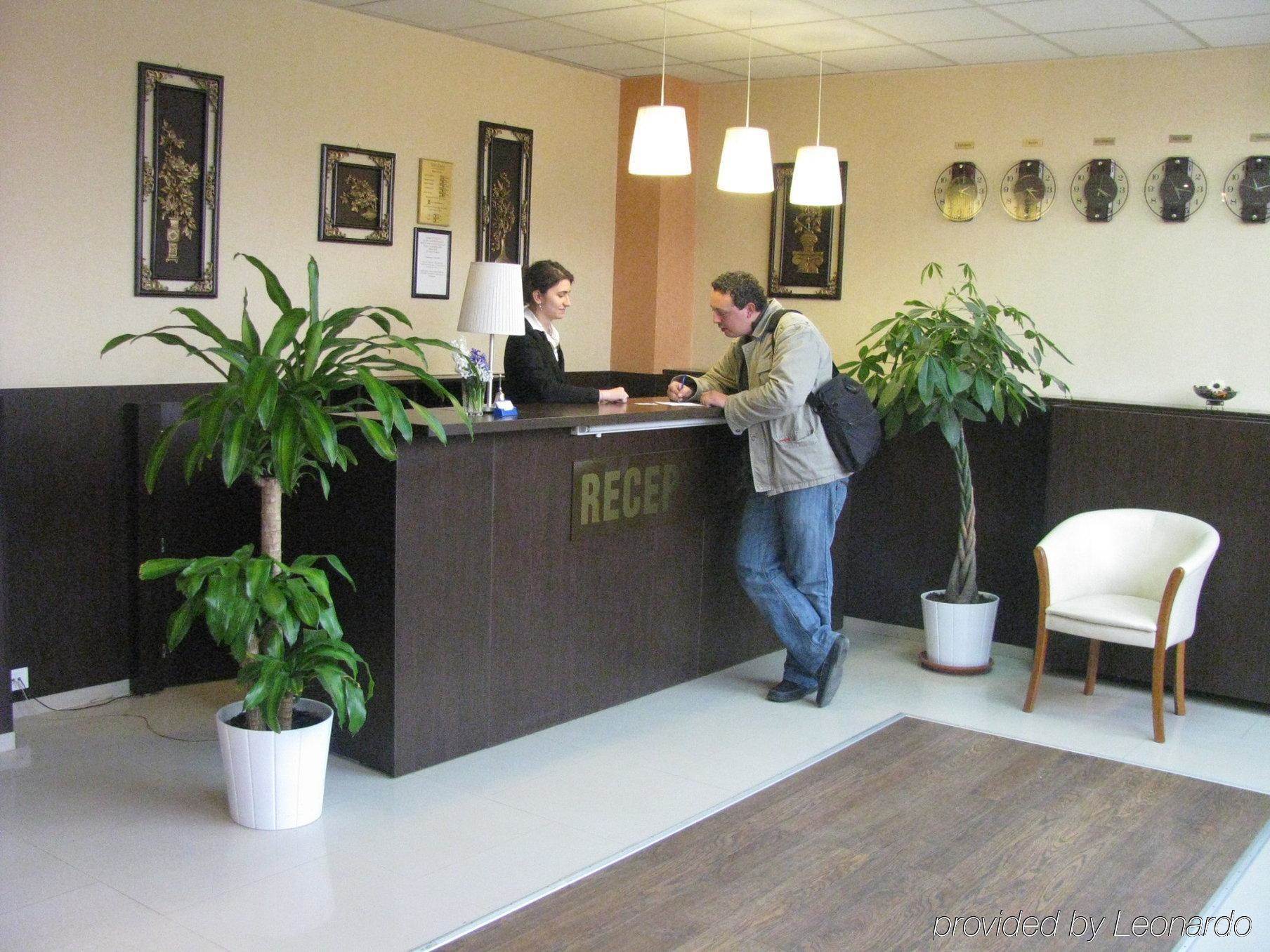 Hotel Charter Otopeni Nội địa bức ảnh